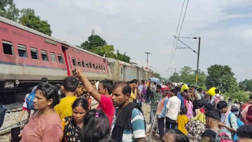 UP Train Accident: உத்தரபிரதேசம் ரயில் விபத்து... தொடரும் மீட்பு பணி... 10 லட்சம் நிவாரணம் அறிவிப்பு