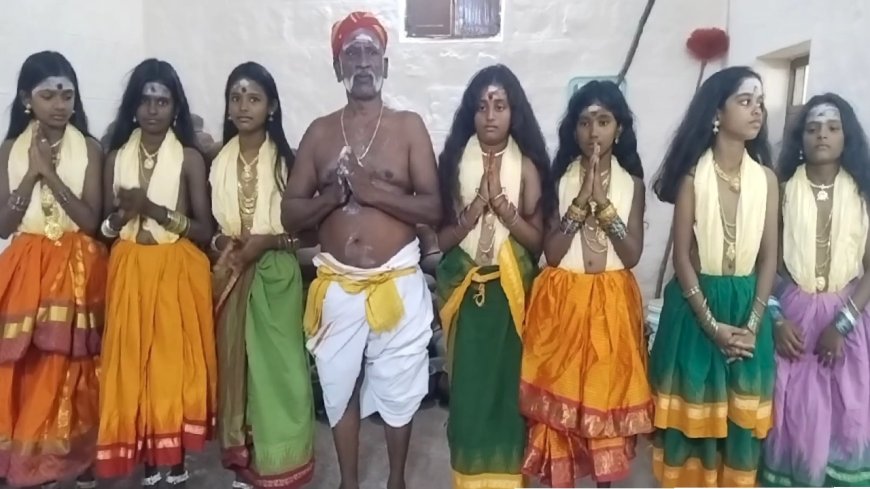 Ezhai Katha Amman Temple : சிறுமிகளை தெய்வமாக வழிபடும் மக்கள்.. நூற்றாண்டு பாரம்பரியம் மிக்க ஏழை காத்த அம்மன் கோவில் திருவிழா