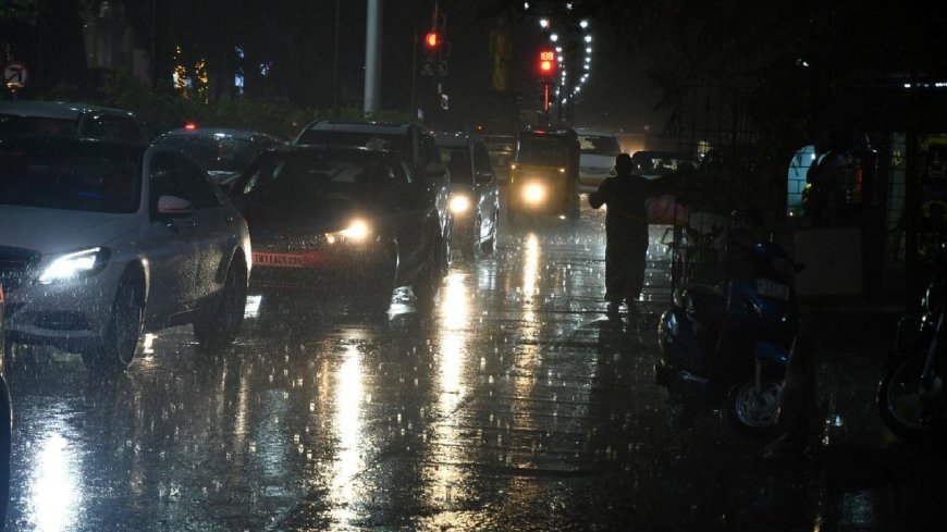 Chennai Rain: சென்னையில் விடிய விடிய வெளுத்து வாங்கிய கனமழை... விமான சேவைகள் பாதிப்பு!